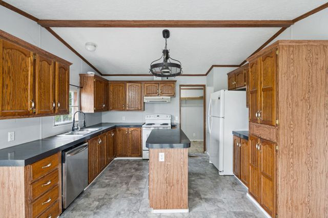 1565 Eugene Reed Rd, Woodbury, TN 37190