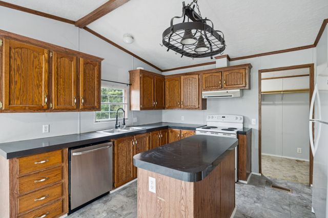 1565 Eugene Reed Rd, Woodbury, TN 37190