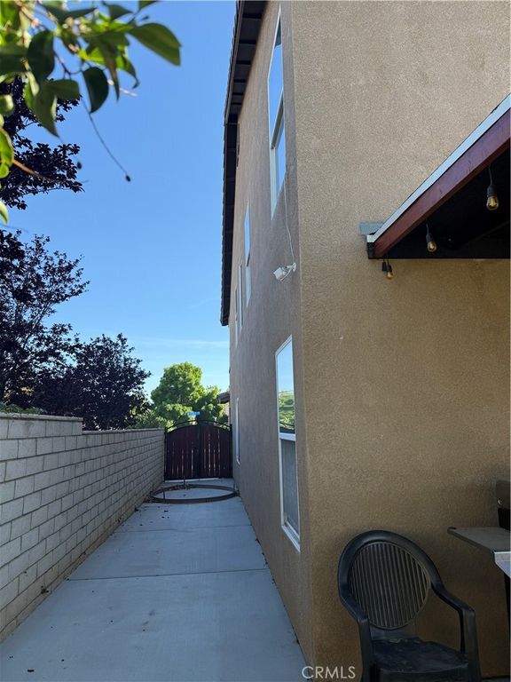 Image 13 of property listing at 14024 Colt Court, Victorville, CA 92394