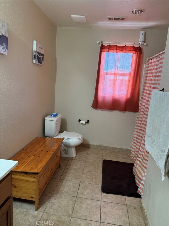 Image 8 of property listing at 14024 Colt Court, Victorville, CA 92394