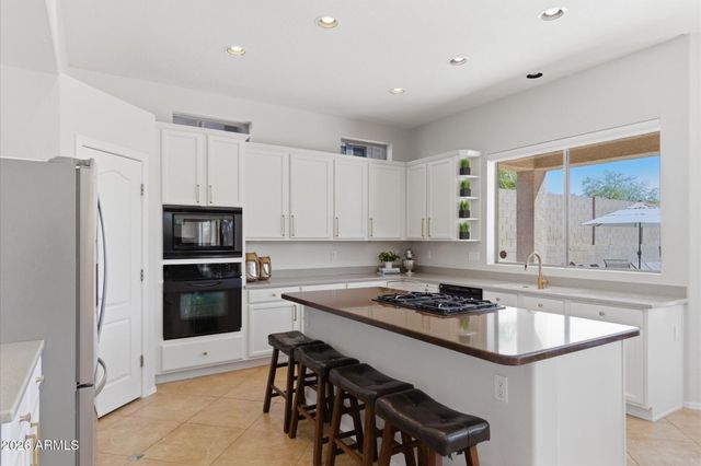 7943 E SUGARLOAF Circle, Mesa, AZ 85207