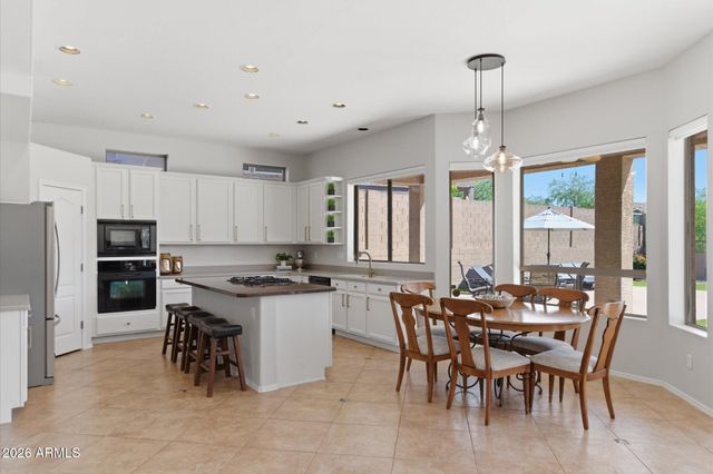 7943 E SUGARLOAF Circle, Mesa, AZ 85207