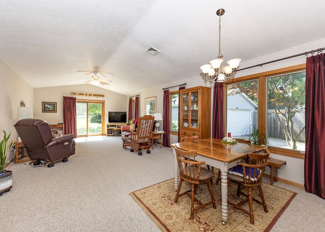 518 N Russell Avenue, Geneseo, IL 61254