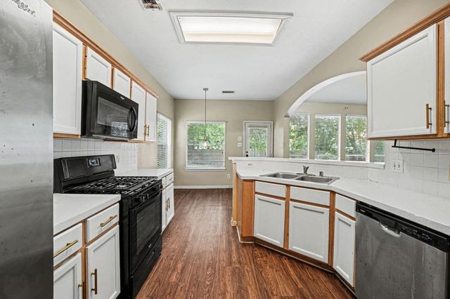 1805 Manor Circle, Rosenberg, TX 77471
