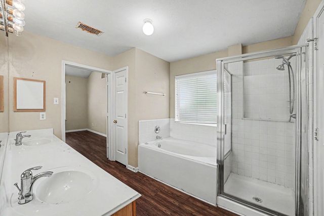 1805 Manor Circle, Rosenberg, TX 77471