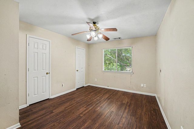 1805 Manor Circle, Rosenberg, TX 77471