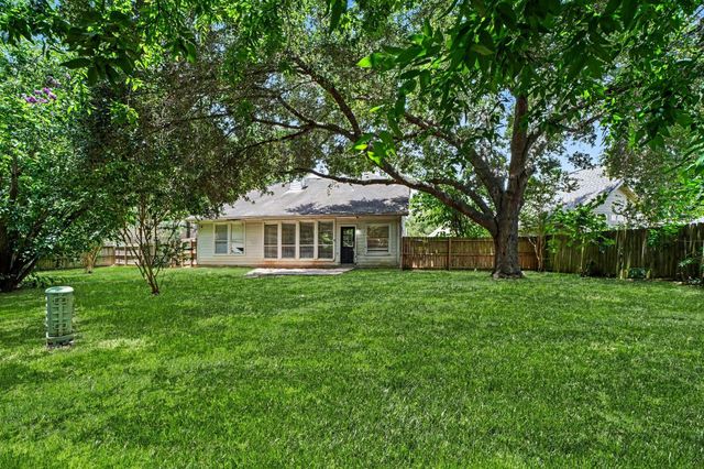 1805 Manor Circle, Rosenberg, TX 77471