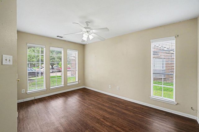 1805 Manor Circle, Rosenberg, TX 77471