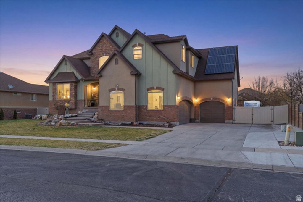 Image 2 of property listing at 3694 S 4975 W, West Haven, UT 84401