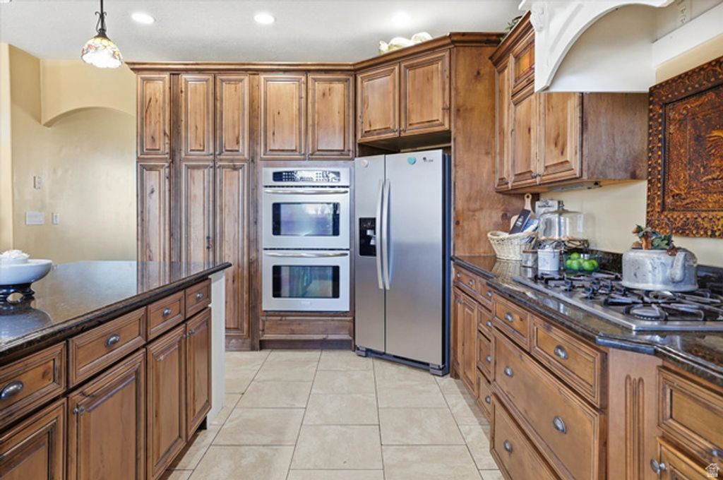 Image 16 of property listing at 3694 S 4975 W, West Haven, UT 84401