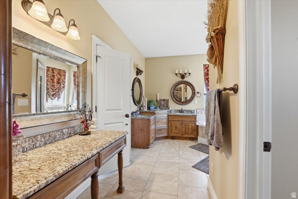Image 26 of property listing at 3694 S 4975 W, West Haven, UT 84401