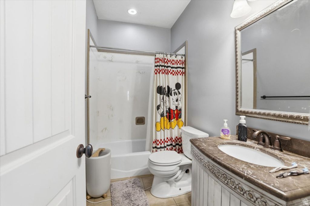 Image 32 of property listing at 3694 S 4975 W, West Haven, UT 84401