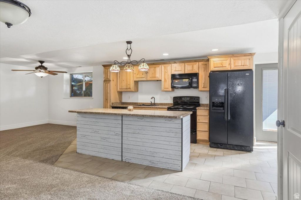 Image 35 of property listing at 3694 S 4975 W, West Haven, UT 84401
