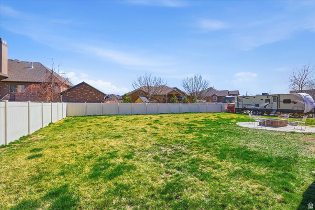 Image 60 of property listing at 3694 S 4975 W, West Haven, UT 84401