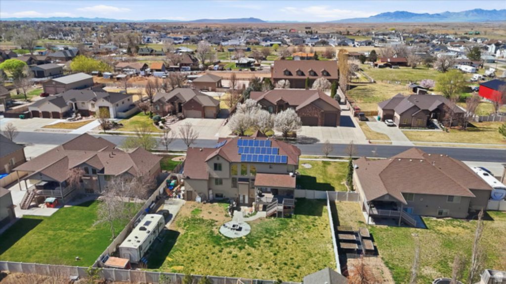 Image 66 of property listing at 3694 S 4975 W, West Haven, UT 84401