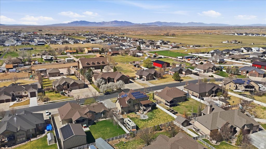 Image 68 of property listing at 3694 S 4975 W, West Haven, UT 84401