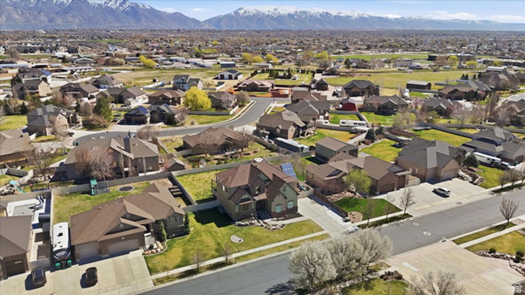Image 70 of property listing at 3694 S 4975 W, West Haven, UT 84401