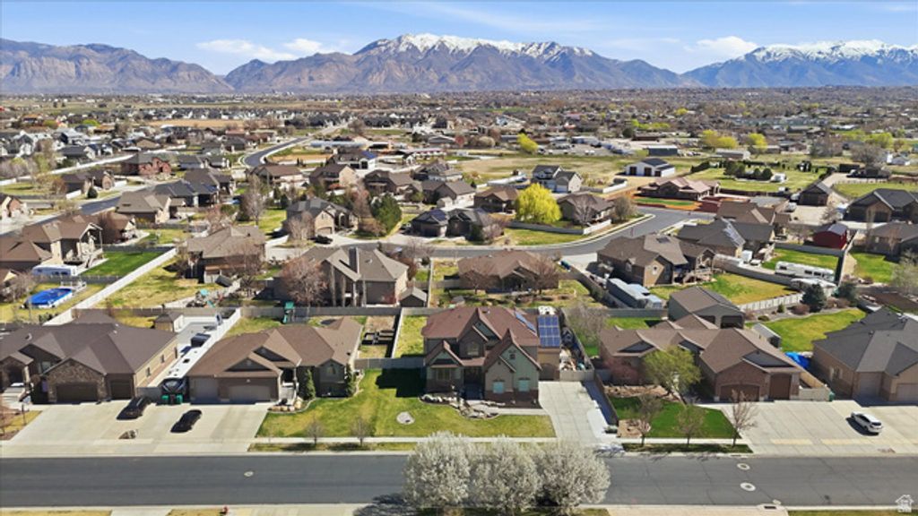 Image 71 of property listing at 3694 S 4975 W, West Haven, UT 84401