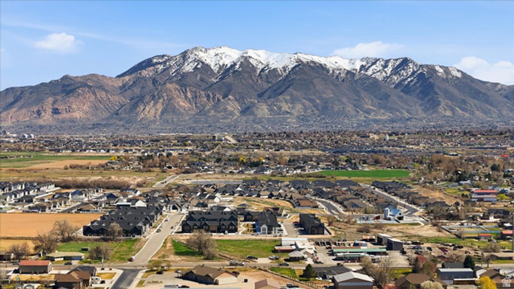 Image 75 of property listing at 3694 S 4975 W, West Haven, UT 84401