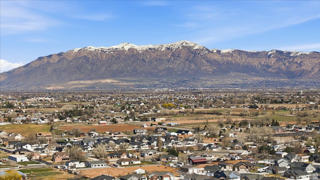 Image 77 of property listing at 3694 S 4975 W, West Haven, UT 84401