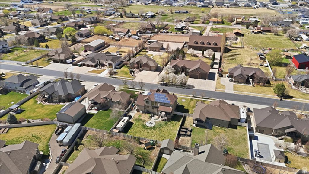 Image 78 of property listing at 3694 S 4975 W, West Haven, UT 84401