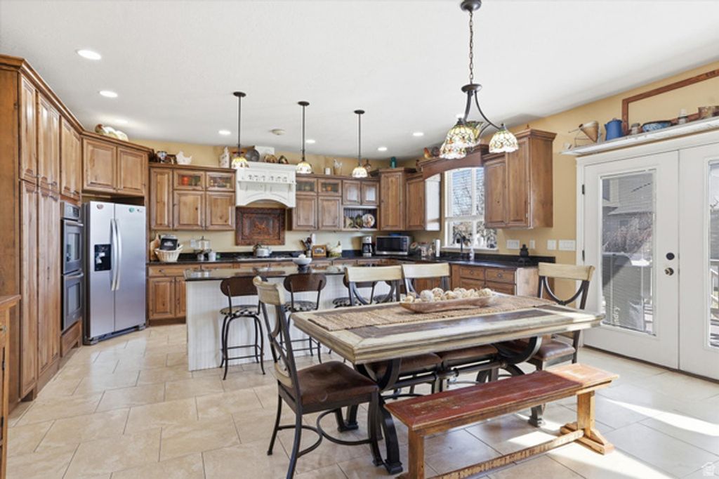 Image 10 of property listing at 3694 S 4975 W, West Haven, UT 84401