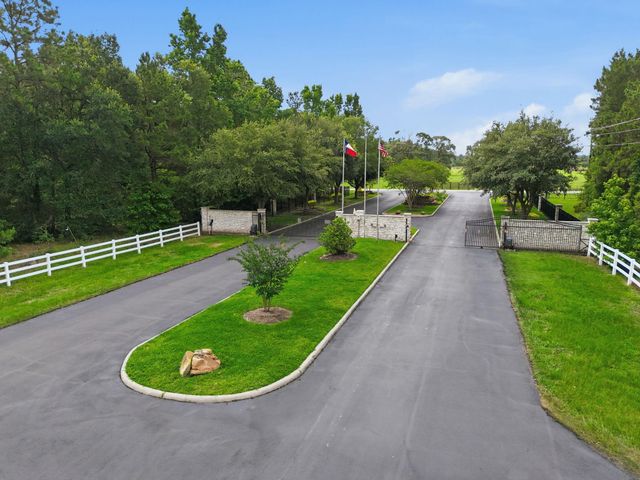 29320 Clydesdale Drive, Waller, TX 77484
