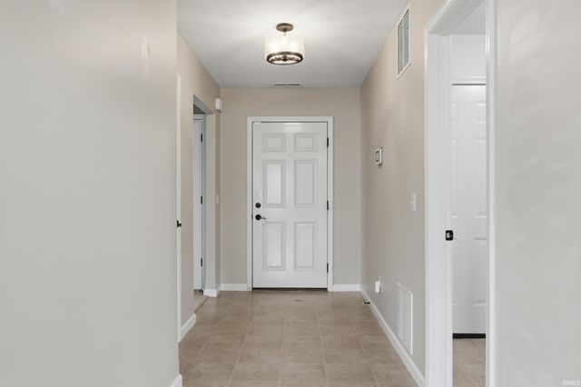 4028 Ravens Cove Run, Fort Wayne, IN 46818