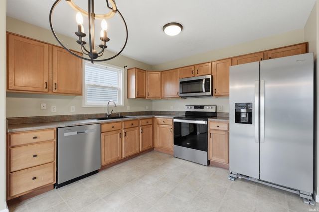 4028 Ravens Cove Run, Fort Wayne, IN 46818