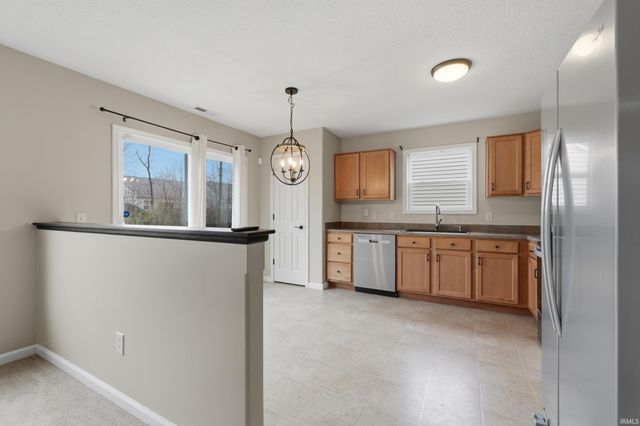 4028 Ravens Cove Run, Fort Wayne, IN 46818