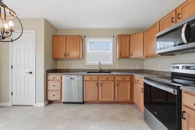 4028 Ravens Cove Run, Fort Wayne, IN 46818