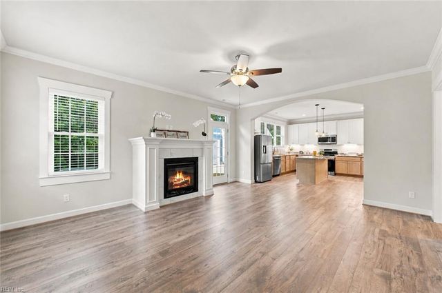 911 Bainbridge BLVD, Chesapeake, VA 23324