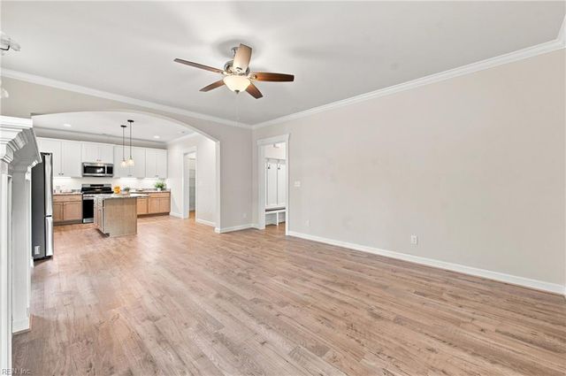 911 Bainbridge BLVD, Chesapeake, VA 23324