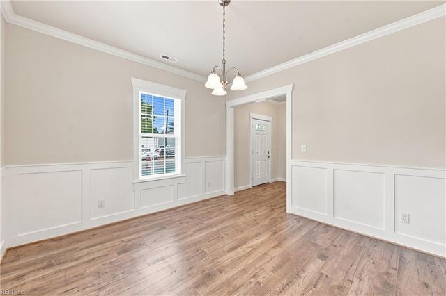 911 Bainbridge BLVD, Chesapeake, VA 23324