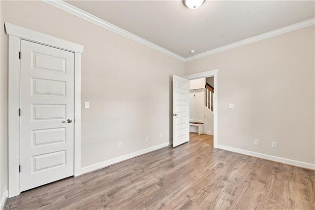 911 Bainbridge BLVD, Chesapeake, VA 23324