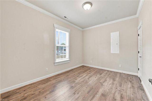 911 Bainbridge BLVD, Chesapeake, VA 23324