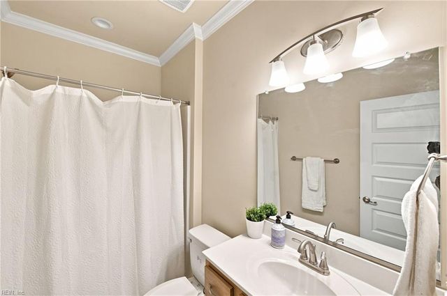 911 Bainbridge BLVD, Chesapeake, VA 23324