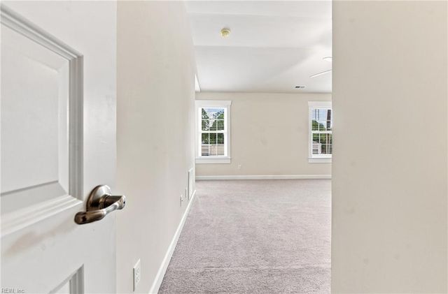 911 Bainbridge BLVD, Chesapeake, VA 23324