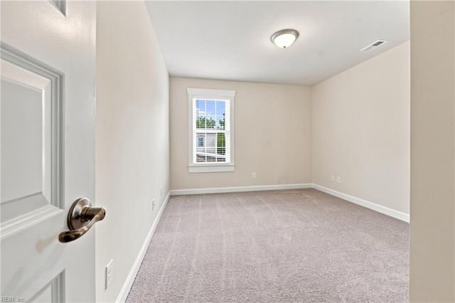 911 Bainbridge BLVD, Chesapeake, VA 23324