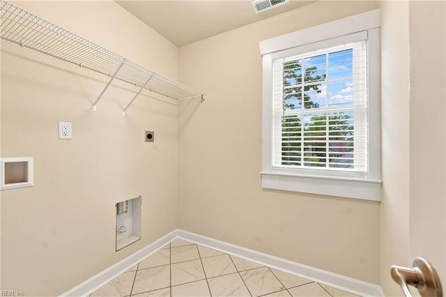 911 Bainbridge BLVD, Chesapeake, VA 23324