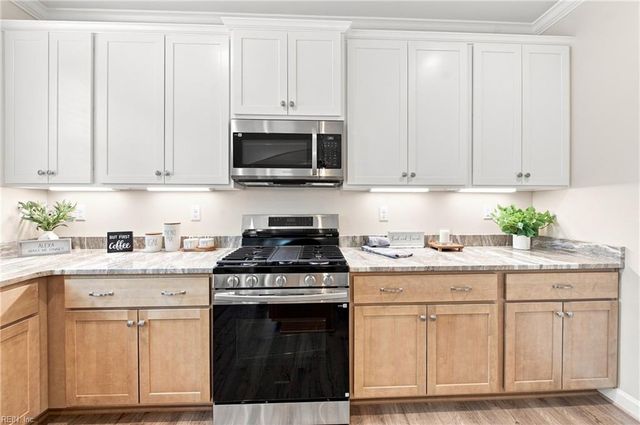 911 Bainbridge BLVD, Chesapeake, VA 23324