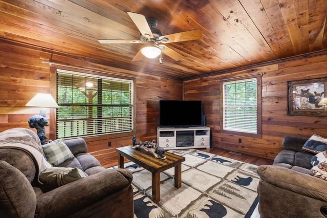 47 Holly Ln, Woodbury, TN 37190