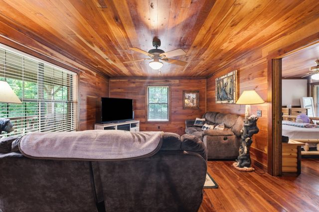 47 Holly Ln, Woodbury, TN 37190