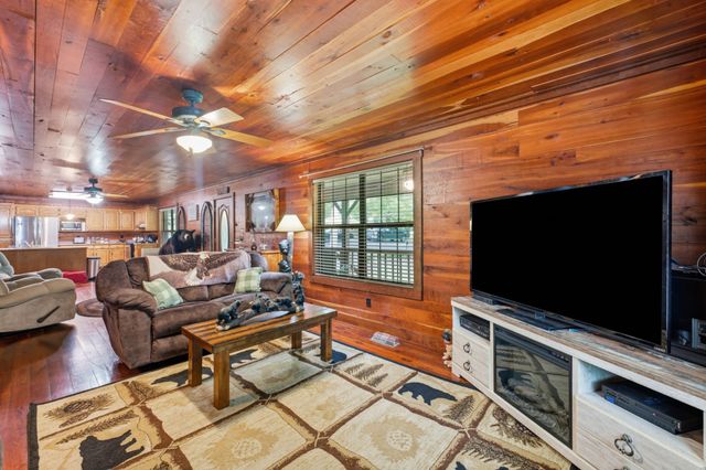 47 Holly Ln, Woodbury, TN 37190