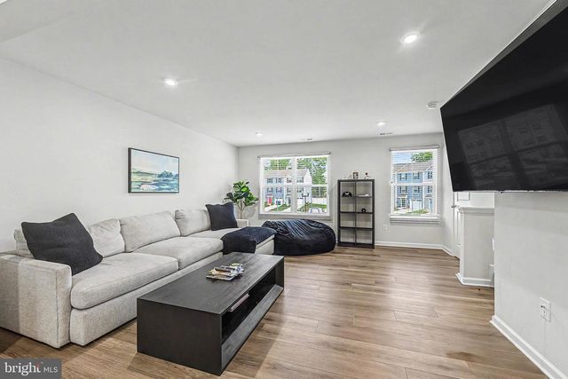 21 RILEY ST, Williamstown, NJ 08094