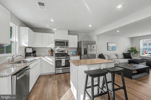 21 RILEY ST, Williamstown, NJ 08094
