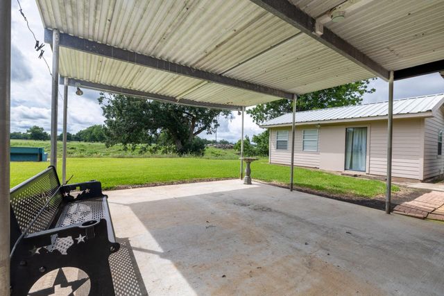 182 County Road 152, Bay City, TX 77414