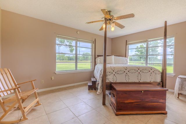 182 County Road 152, Bay City, TX 77414