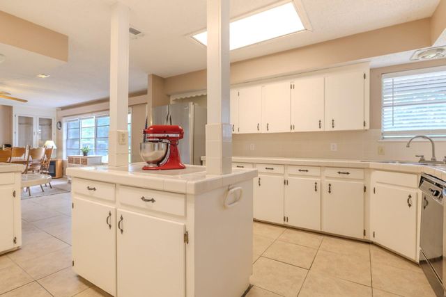 182 County Road 152, Bay City, TX 77414