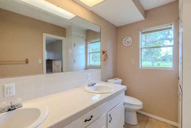 182 County Road 152, Bay City, TX 77414